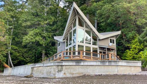 Three-Bedroom Vacation Home 