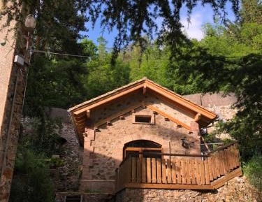Apartment with Mountain View
