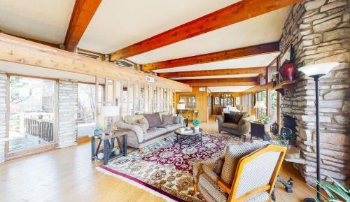 Three-Bedroom Vacation Home 