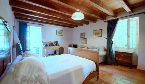 Queen Room with Garden View