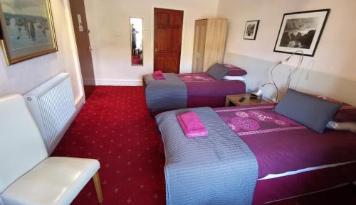 Twin Room with Shower