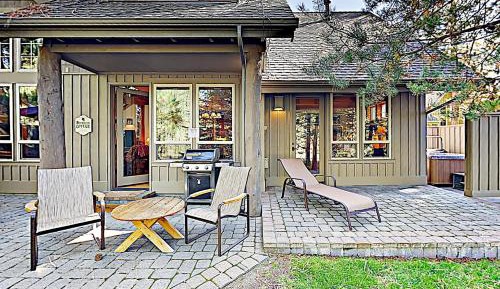 Three-Bedroom Vacation Home 