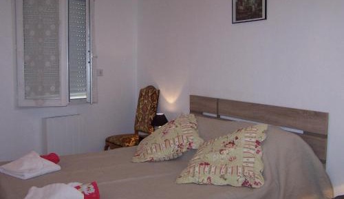 Apartment with Mountain View