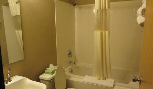 Queen Room - Disability Access/Non-Smoking