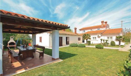 Three-Bedroom Vacation Home 
