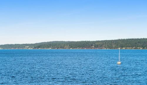 Five Bedroom Holiday Home