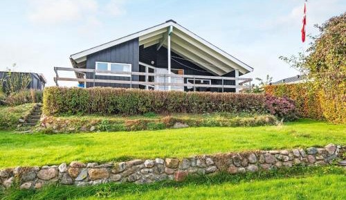 Three-Bedroom Vacation Home 