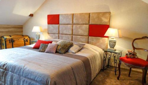 Suite with Mountain View