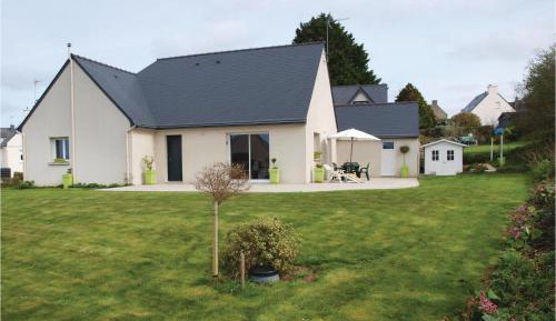 Three-Bedroom Vacation Home 