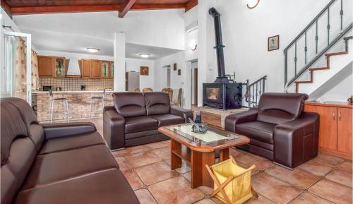 Three-Bedroom Vacation Home 