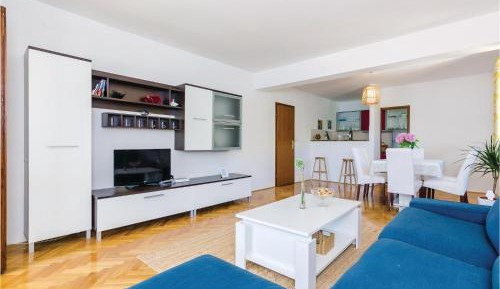 Five-Bedroom Holiday Home