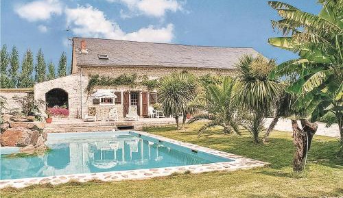 Three-Bedroom Vacation Home 