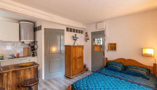 Studio Apartment