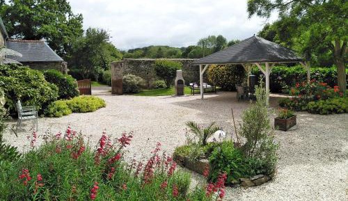 Studio with Garden View
