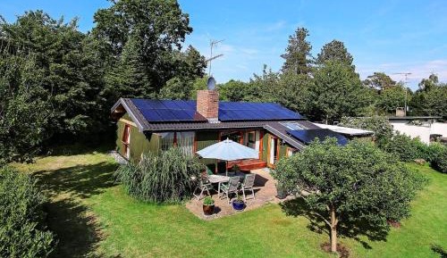 Three-Bedroom Holiday Home 