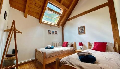 Twin Room with Mountain View