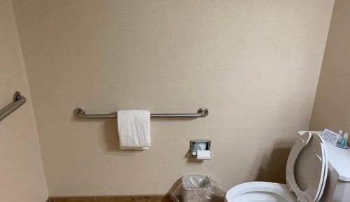 Queen Room - Accessible/Non-Smoking