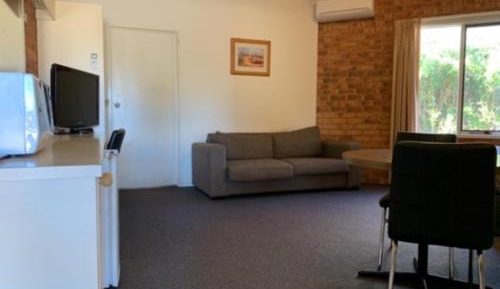 Family Room (2 Queen Beds)