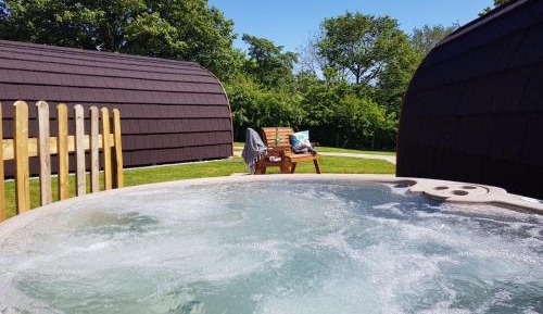 Double room with Patio and Hot Tub (Ingleborough)