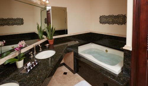 Deluxe Queen Room with Two Queen Beds