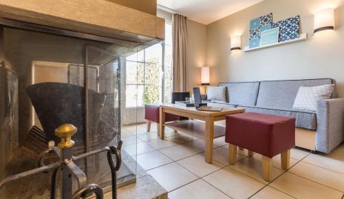 One-Bedroom House with Fireplace and Terrace (5 People)