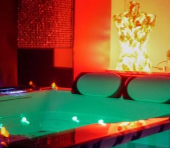 Deluxe Suite with Spa Bath