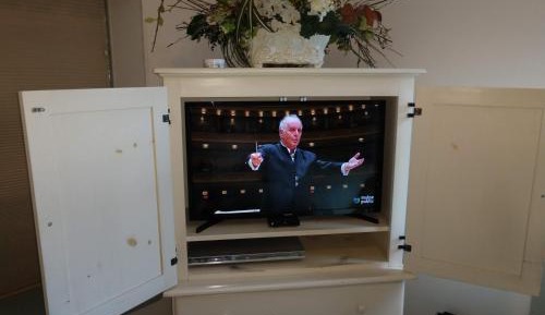 Queen Room with Private Bathroom