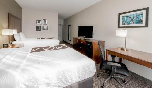 Deluxe Queen Room with Two Queen Beds