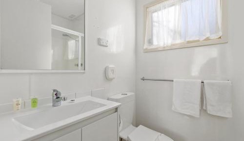 Two-Bedroom Cabin (Bungalow)