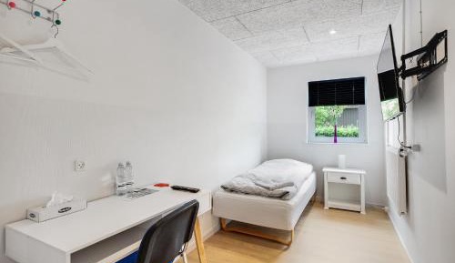 Single Room with Shared Bathroom