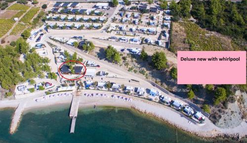 Deluxe Mobile Home with Hot Tub - Beachfront