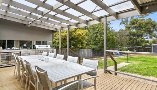 Seven-Bedroom Holiday House