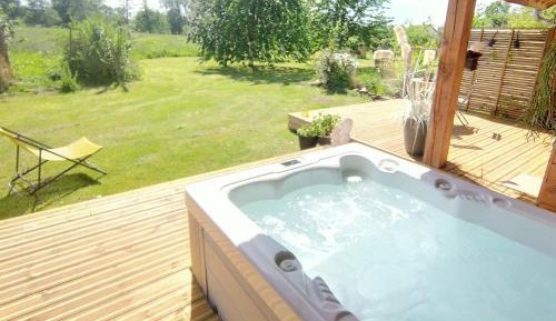 Suite with Hot Tub