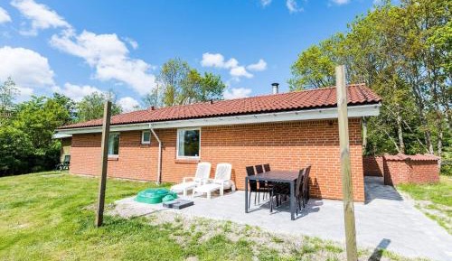 Three-Bedroom Holiday Home 