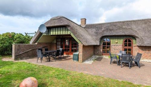 Three-Bedroom Holiday Home 