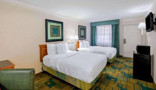 2 Double Beds, Mobility/Hearing Access Room, Bathtub w/ Grab Bars, Non-Smoking