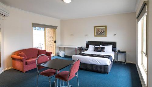 Executive Queen Room with Spa Bath 