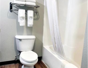 One-Bedroom King Suite - Non-Smoking