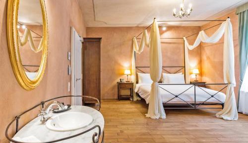 "Unique" Double or Twin Room