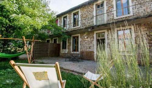 Apartment with Garden View