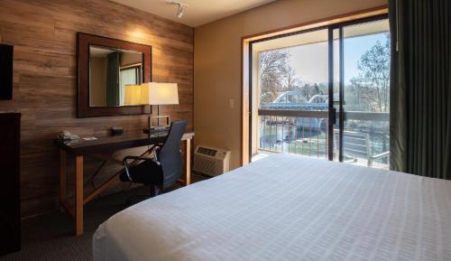 Standard Queen Room with Two Queen Beds with River View