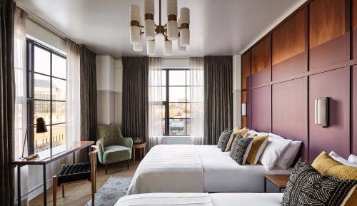 Roomy 2 Queen Beds 