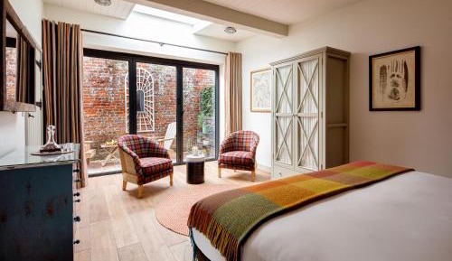 Suite with Garden View