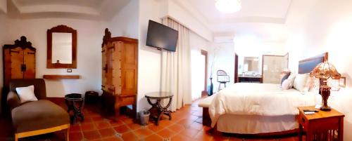 King Suite with Balcony