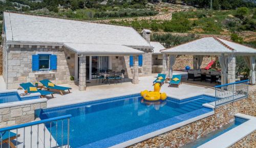 Three Bedroom Villa with Pool