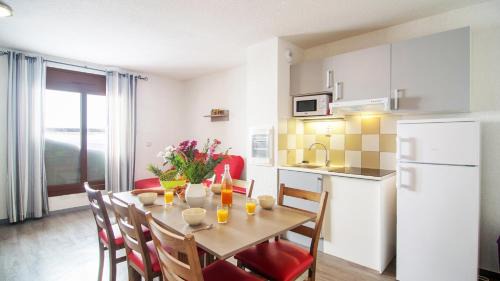 2 Bedroom Apartment with sleeping area for 8 people
