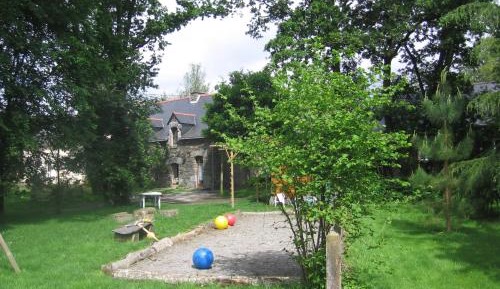 Family Room with Garden View