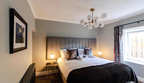 Ground Floor King or Twin Suite