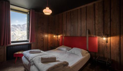 Double or Twin Room with Mountain View