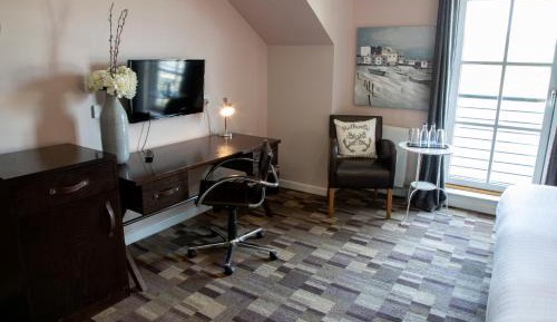 King Room with Lake View